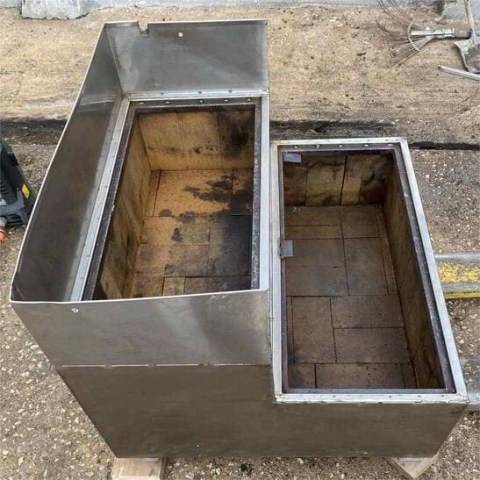 Καρβουνιέρα Με Πυρόπλακα 2 Επιπέδων 85x80x75Cm Μεταχειρισμένη